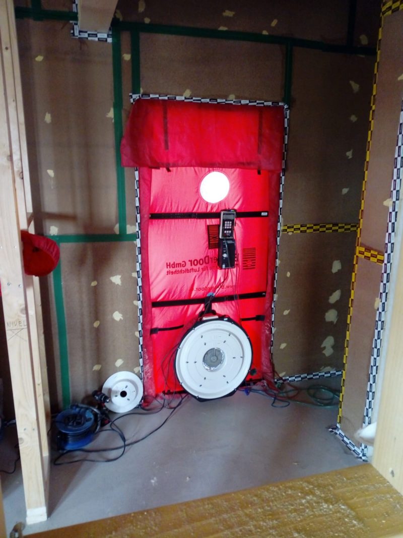 BlowerDoor en vivienda Passivhaus en Pastriz  a n50 = 0.30 /h