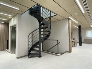 Acceso cubierta desde escalera